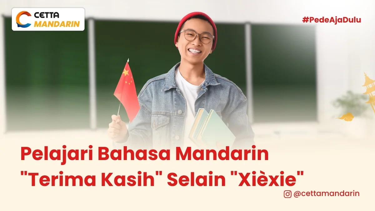 seorang pria membawa bendera china sambil membawa buku