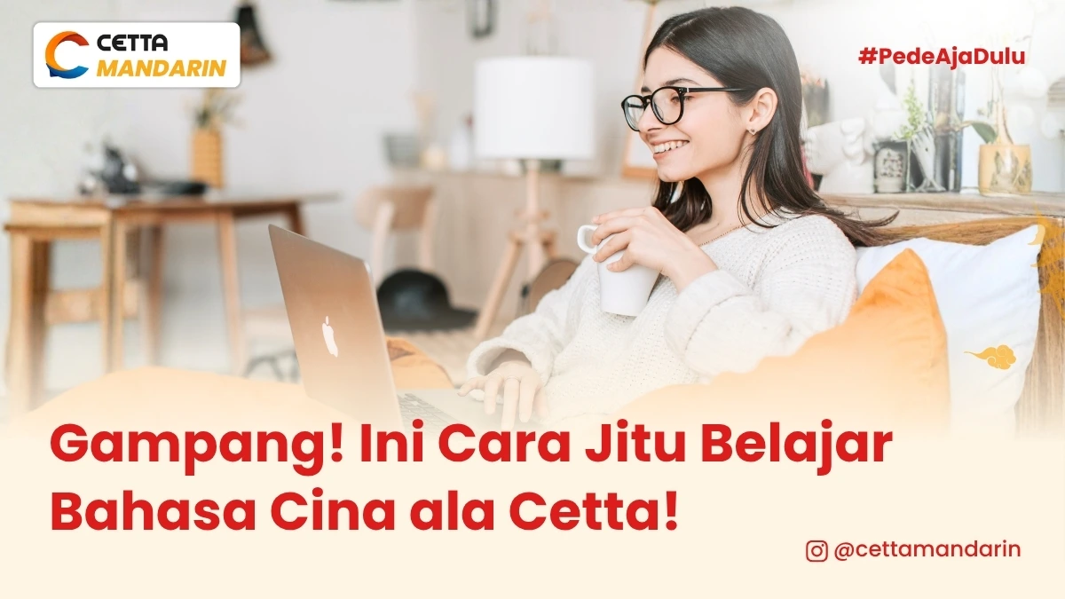 seorang wanita sedang belajar kursus online di cetta mandarin