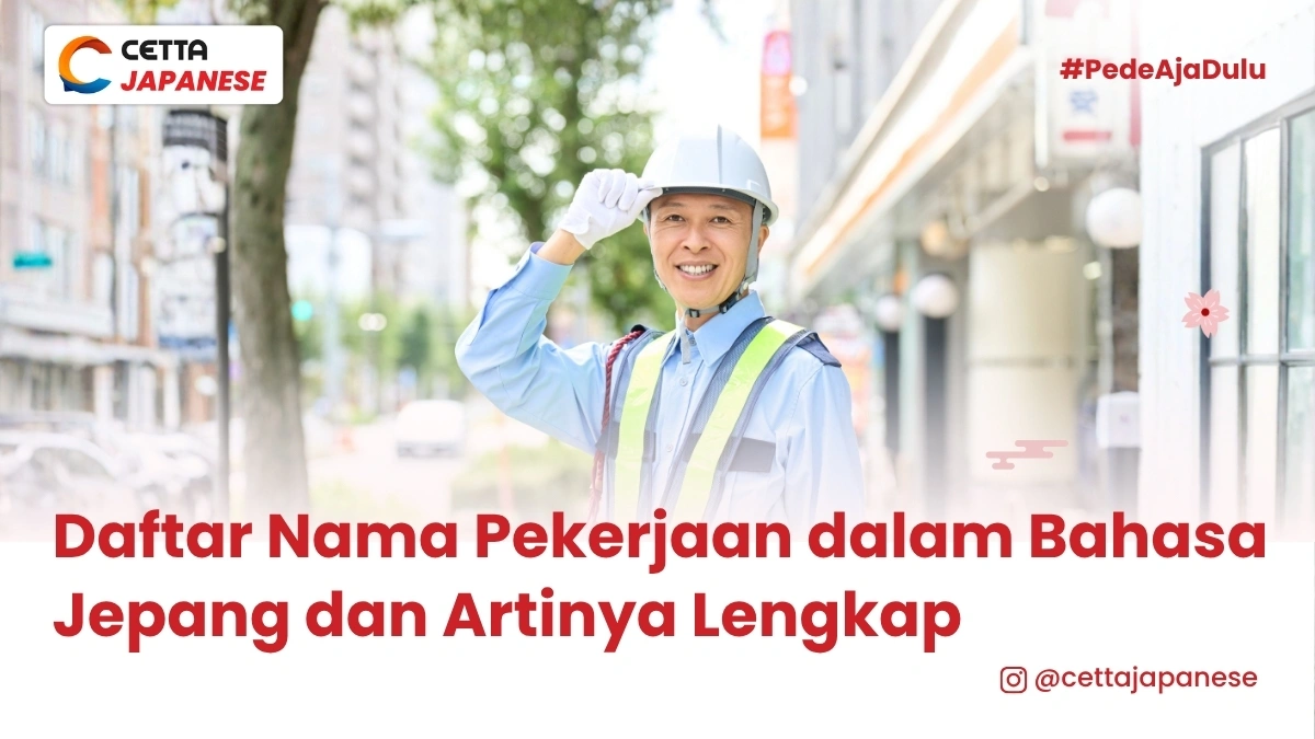 Seorang pekerja di Jepang berpose di depan gedung