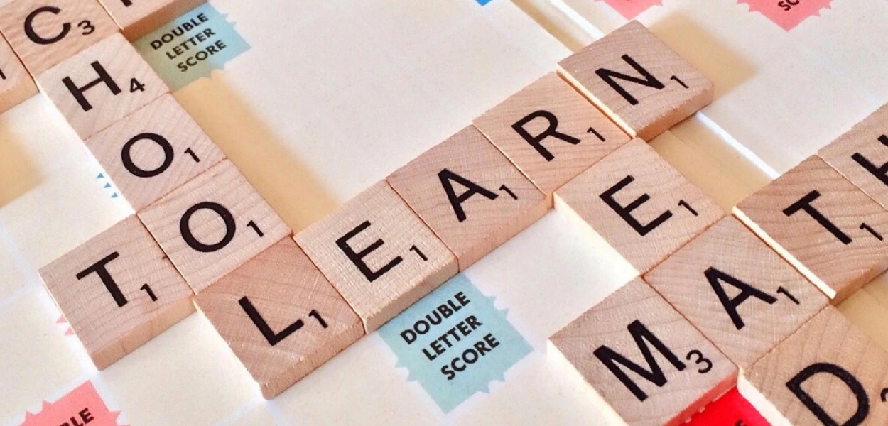 gambar tulisan scrabble LEARN