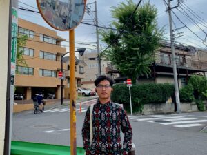 Kak Al berpose di jalanan Tokyo