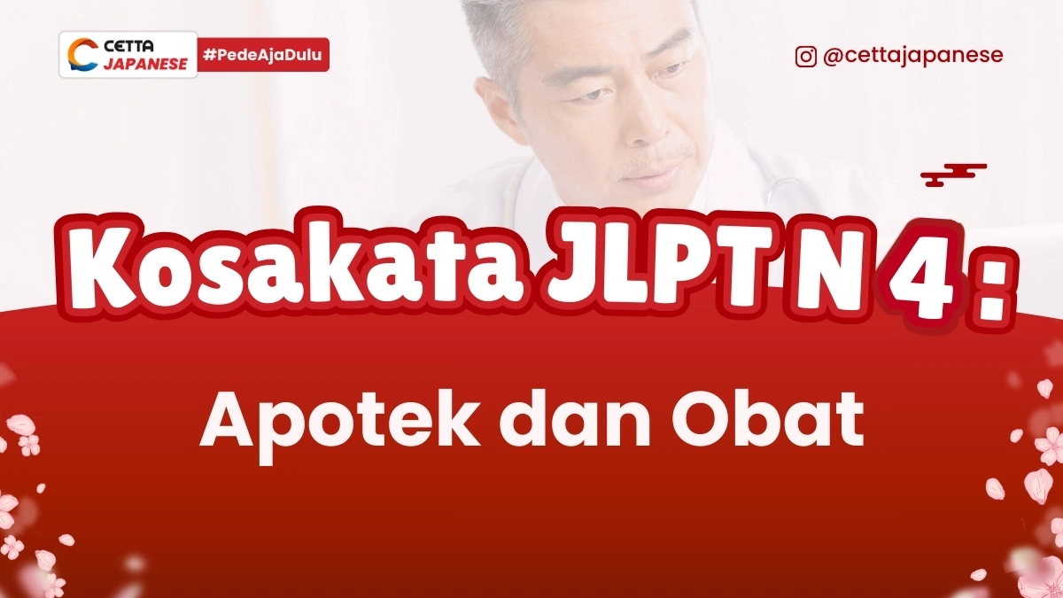 Apoteker yang sedang melihat resep obat