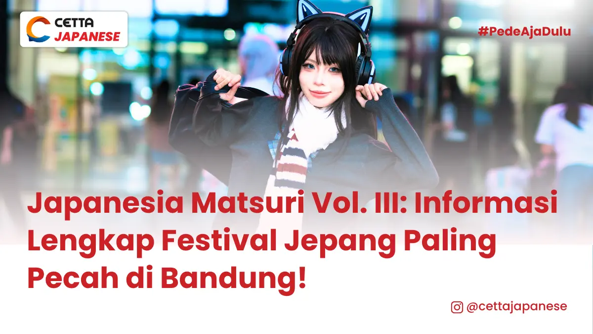 seorang cosplayer sedang berpose