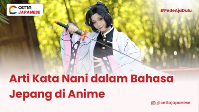 seorang wanita mengenakan pakaian cosplay Shinobu dari serial Anime Kimetsu no Yaiba