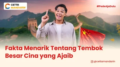 seorang lelaki sedang menunjuk jari ke atas seolah mendapat ide