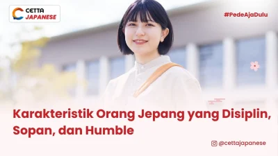 seorang wanita asal jepang berpose